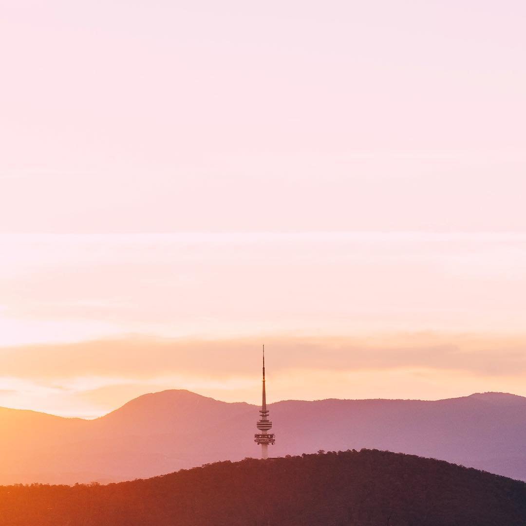 "Canberra certainly has that special something when it comes to light. 💫✨" Thank you for visiting, IGer jewelszee #visitcanberra