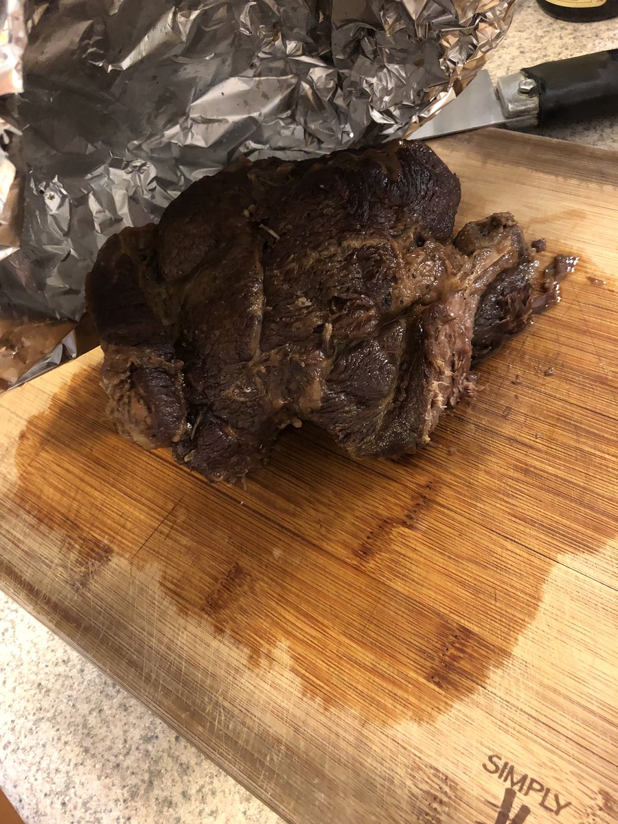 Kat_Baybay's tweet photo. Pot roast &amp; veggies😋 It’s what’s for dinner #Dinner #LickYoScreen https://t.co/dlSM55Y747