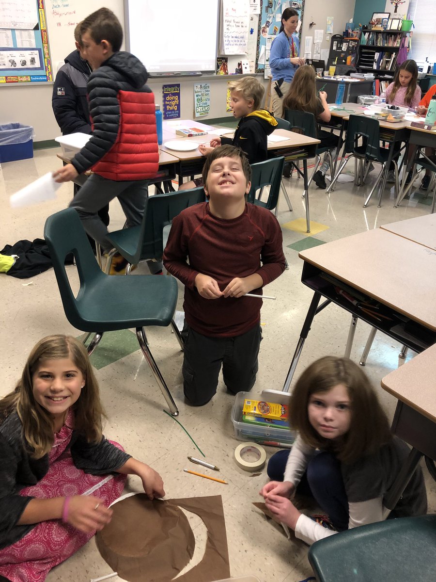 Mrs_NoonanDUE's tweet photo. Mrs. Noonanโs class #stopdropandstem #WSDLearns https://t.co/FPnWHlHiR5