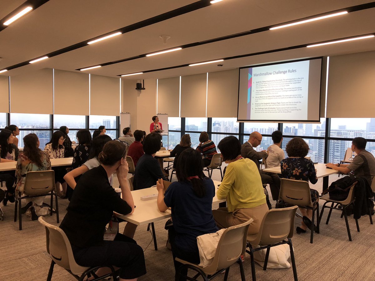 L_Luna_P's tweet photo. Full room and great ideas in our workshop in #cocreation in research and education with @Imperial_PERC #transformmeded18 💡🙌🏼 https://t.co/CrWATm7aTt