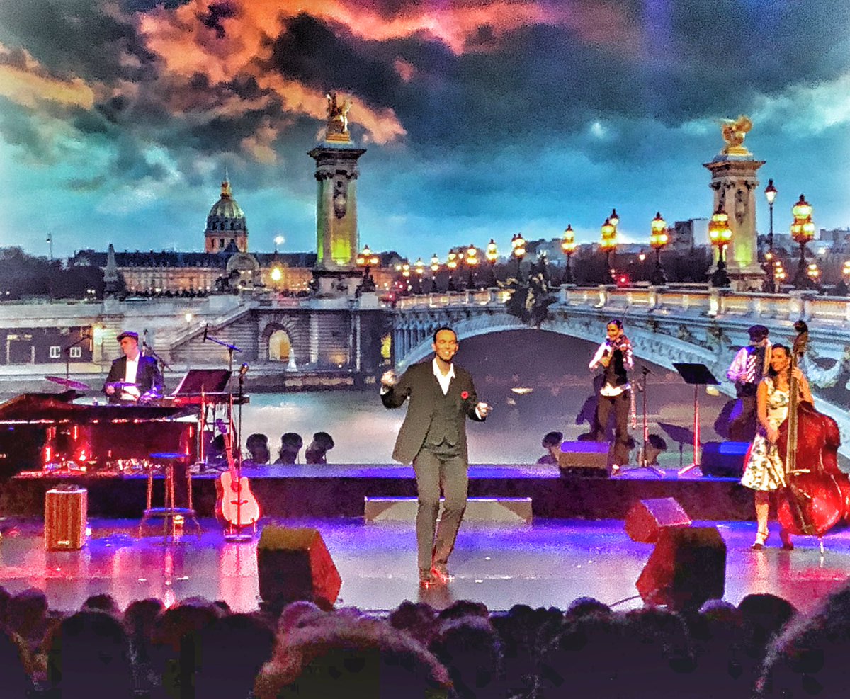 formidableAA's tweet photo. Merci pour cette belle soirée @USherbrooke #formidableaznavour https://t.co/IjrxEONRTk