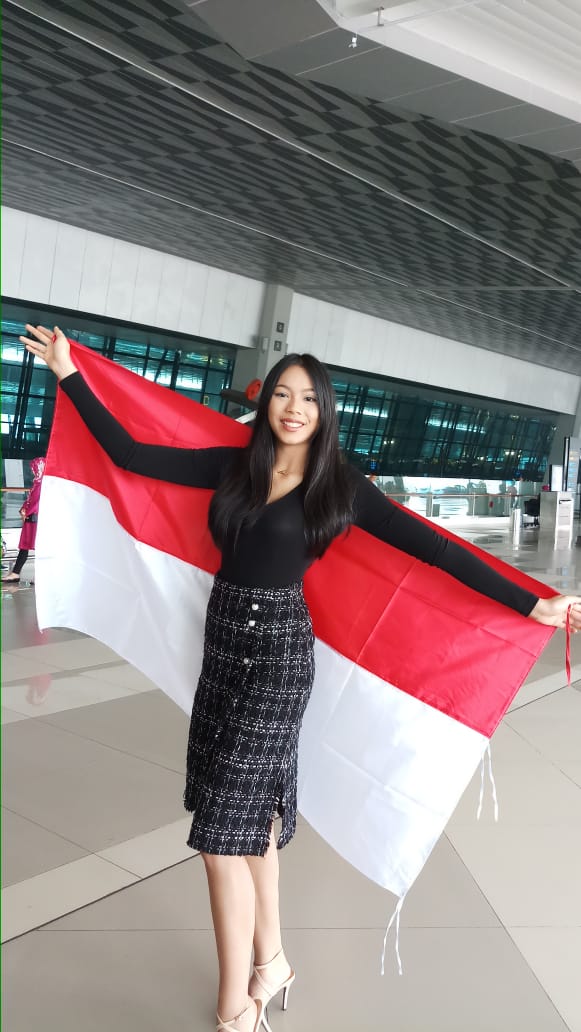 Tepat hari ini, Jumat, 9 November, Alya akan berangkat ke Sanya, China. Teman-teman, yuk terus dukung Alya melalui: Aplikasi Mobstar, Website Miss World 2018 dan semua sosial media Alya #AlyaGoestoMissWorld2018 #Alya4World #SemangatAlya