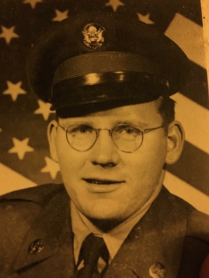 mpgjhg's tweet photo. Remembering my father, Duane Martin Platt, and honoring all who served our great nation this #VeteransDay2018. #USA #ILoveThisLand https://t.co/nfQcHLUKaq