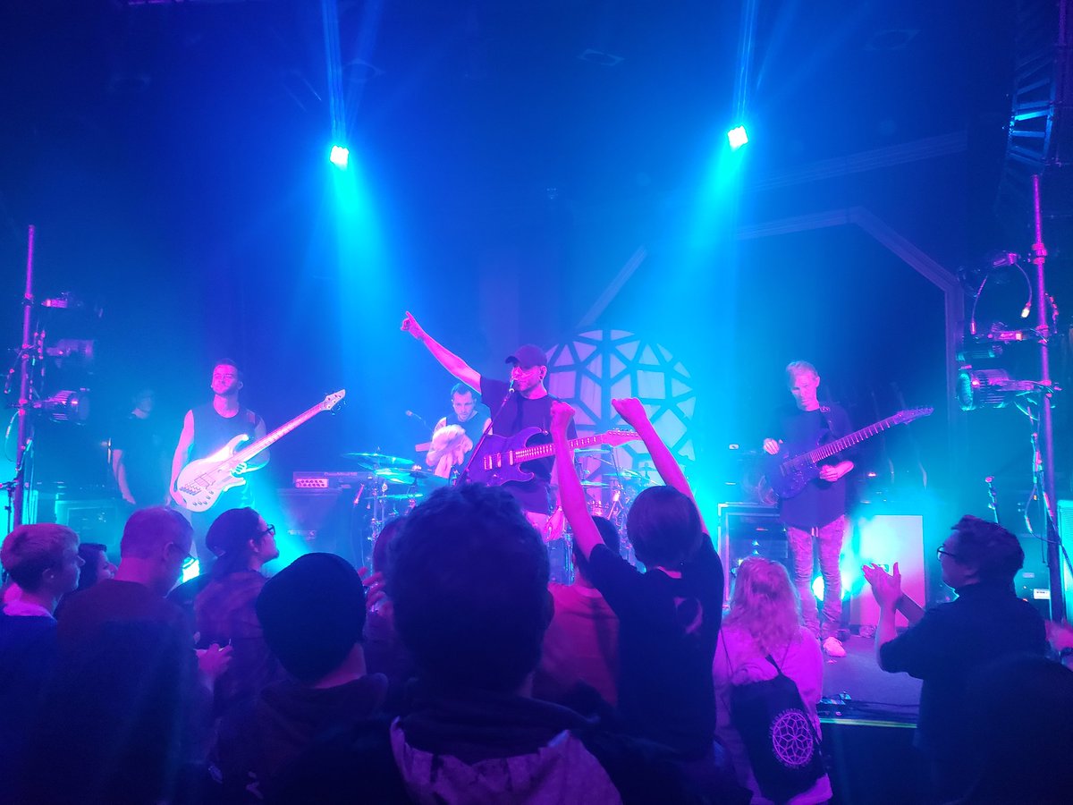 splotchy_robot's tweet photo. Jamming out with @Intervalsmusic and @tcband https://t.co/Ibd9PeFnaZ