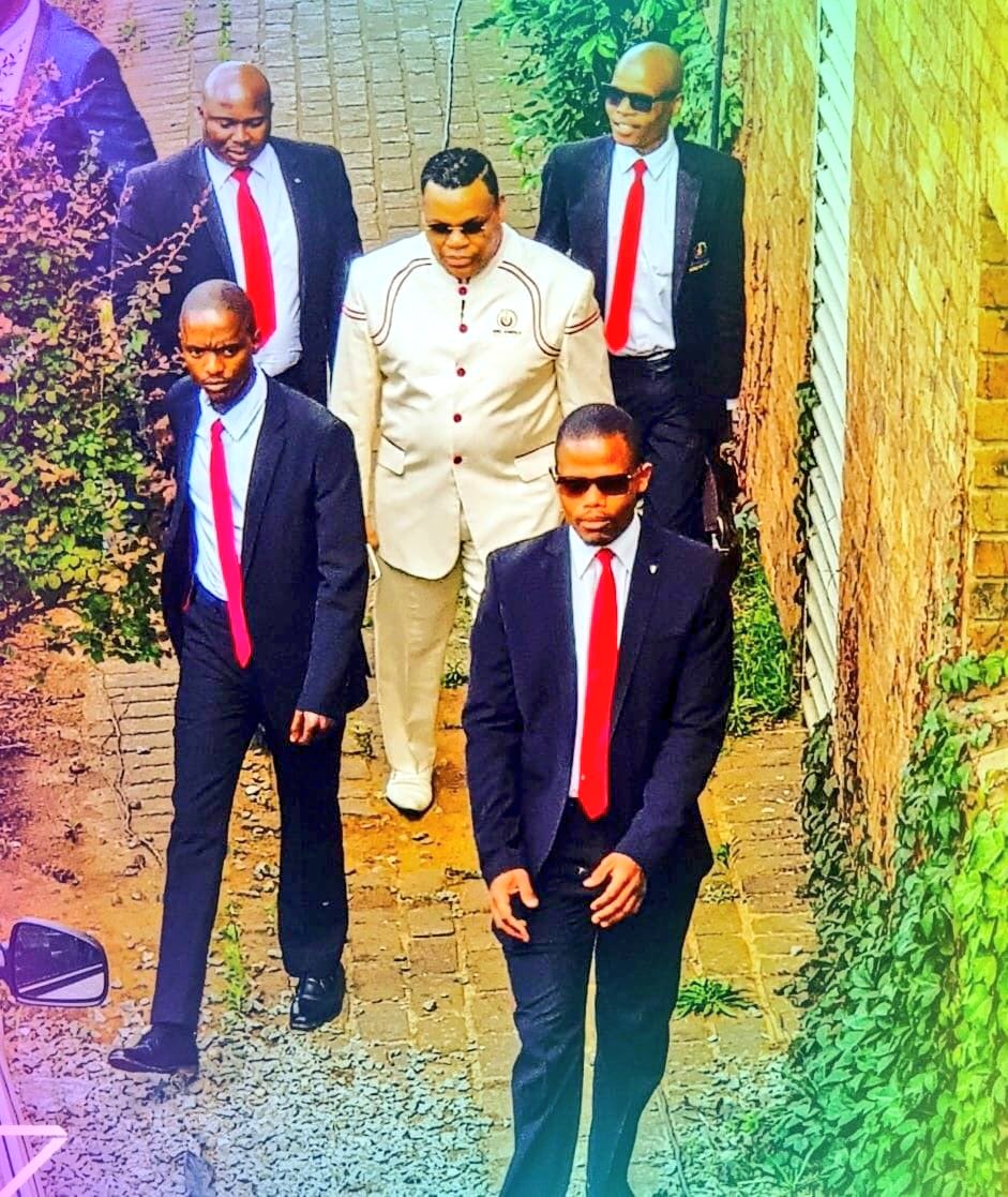 izwelenalaradio's tweet photo. You can't stand against the man of God or a child of God and make it in life; if you want to know a fool, it is the one who opposes God. The same anointing that heals is the same anointing that breaks the yoke.If you become a yoke to the anointing, it will break you. #KingSomNala https://t.co/jMzUjm9SWG