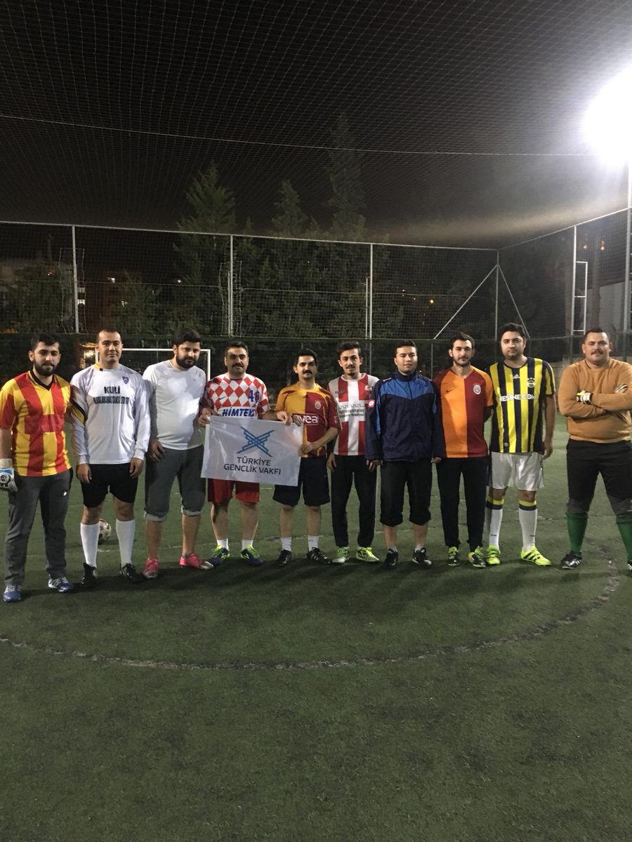 Spor Koordinatörlüğü |

 TÜGVA Kahramanmaraş  Spor Koordinatörlüğü bünyesinde gençlerimizle oldukça çekişmeli ve zevkli bir hali saha maçı yaptık. Spor dostluk ve kardeşliktir.
#Genclerkazanacak