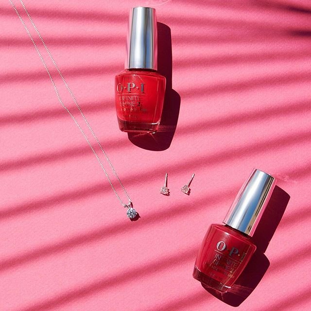 Getting our weekend wardrobe ready like... #MakeItIconic #CajumShrimp #BigAppleRed