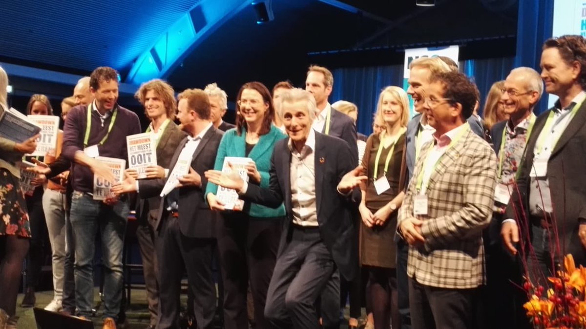 Super trots om gisteren de Nederlandse Drawdown te mogen lanceren op Sustainability Congres en in <a href="/De_Zwijger/">Pakhuis de Zwijger</a>! Historisch: we weten door deze 100 gefundeerde klimaatoplossingen nu wat te doen. En we waren al bezig! Help je mee? ClimateCleanup.org 
Foto @inktenaarde