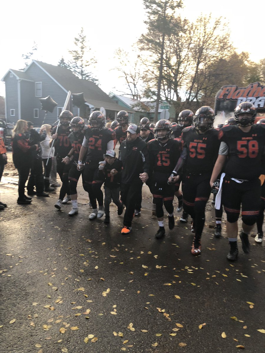 TheNachOnSports's tweet photo. @LaurenNBCMT @levi_wesche I know the Flathead Faithful 🧡🖤 are excited for the trip down to Bozeman and are behind @CoachKyleSamson and the Braves #BozemanVsFlathead #FlatheadPride https://t.co/pn2OWx8oY6