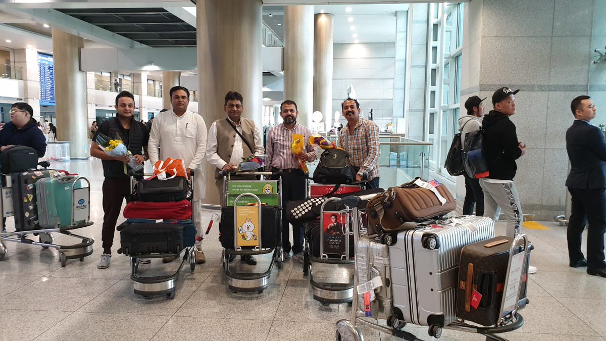 bst_official's tweet photo. Representative of  Miryang city and ASSOCHAM Korea welcoming delegation of pujya swamiji, pujya acharya pradhumn ji, adarniy dr yashdev ji &amp; patanjali team https://t.co/7EyiSfOfDq