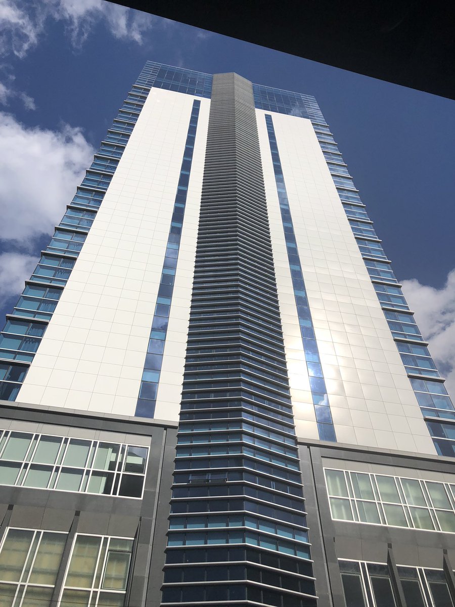 AlfrexUSA's tweet photo. A new skyscraper in Busan utilized #alfrex fr as finish materials! 👍
#architecture #acm #mcm #design
#construction #highrise #fr #material https://t.co/seEx4Y4Aok