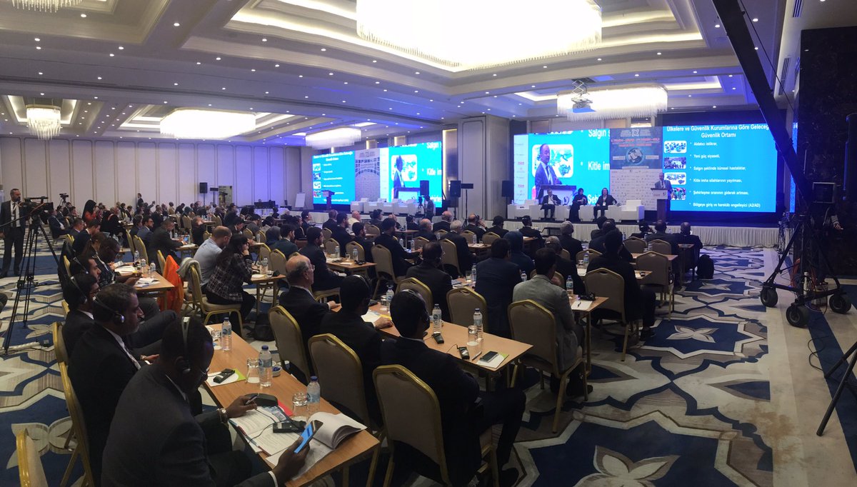 Anahtar Konuşmacımız Tuğg. (E.) Doç.Dr Fahri Erenel  "Ne kadar teknolojik sistemler gelişmiş ve gelişmekte de olsa  insana mutlaka ihtiyaç olacaktır . " <a href="/ErenelFahri/">Prof.Dr.Fahri ERENEL</a> 
#igk2018
#istanbulgüvenlikkonferansı