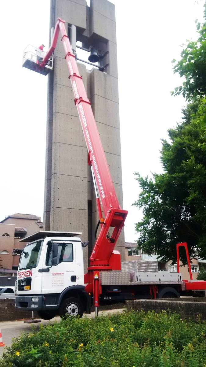 Storing verholpen op 30m hoogte, dmv GL33G vrachtwagenhoogwerker van Gerken Hoogwerkers. Wilt u meer weten over veilig werken op hoogte, neem dan contact met ons op via verhuur@gerken-hoogwerkers.nl of bel 088 428 80 80
bit.ly/2m5skoL #Storing #Telecom #Hoogwerkers