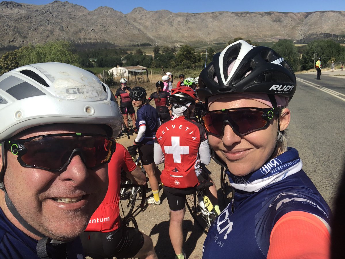liezelv's tweet photo. 30km into @CapeClassic380 . Still smiling with 100km to go. Such beautiful scenery
.
.
#bicycle #cyclist #giraffe #cycling #capeclassic https://t.co/EWVhWDtjVQ