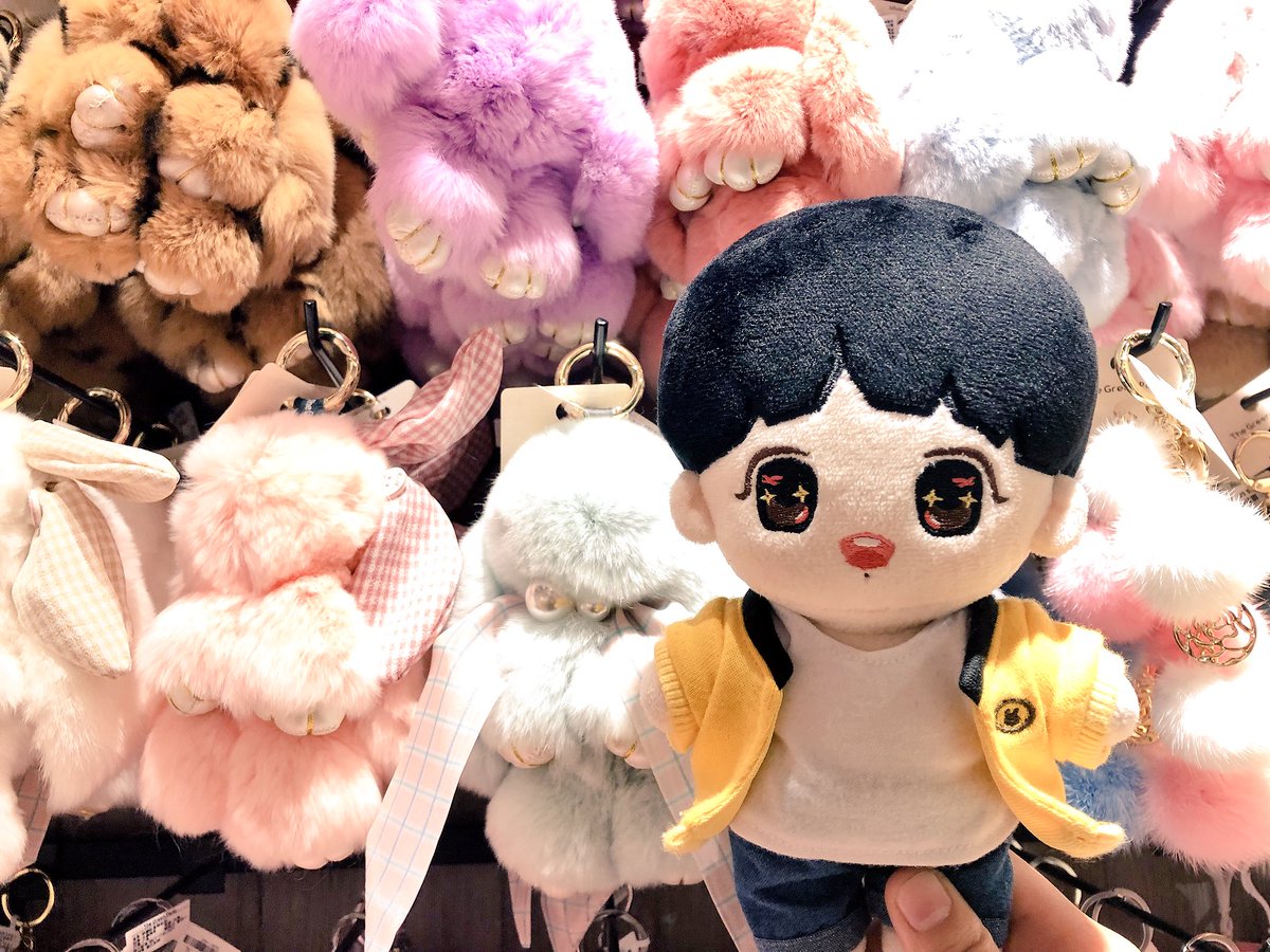 BreezeSweety's tweet photo. Rabbit and Rabbit
π°π°
#Kookdaily
#BTSDolls https://t.co/mrGWsSPu5M