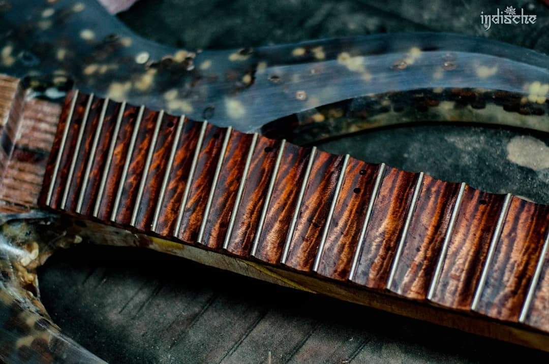 9 string. Fanned fret. Scalloped. Flamed Maple. Nice eh?

#indianluthier #indischeguitars #handmadeguitar #customshop #customguitar #boutiqueguitars #madeinindia #9string #fannedfret #extendedrange