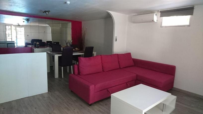 LuckyHotelsFR's tweet image. Awesome in #LaCrau #StudioL'agassoProuvenco starting at EUR61.47 getluckyhotels.com/hotel/916218/s…