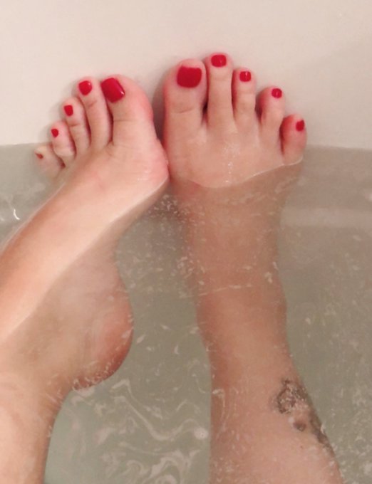 Foot fetish JOI! https://t.co/V55mR9Fy8H https://t.co/NKMdcfWad9