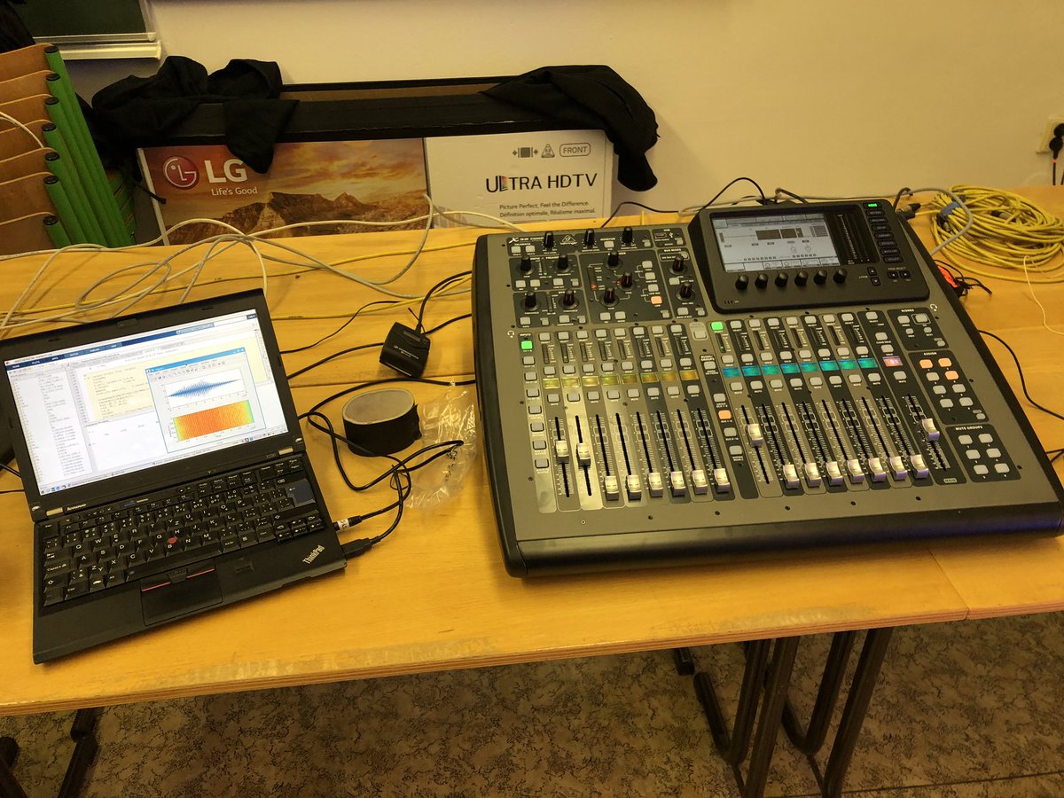 PetrHodac's tweet image. Den otevrenych dveri @CVUTFEL studio AV techniky a zpracovani signalu ek.fel.cvut.cz/cs/o-programu/… #cvut #felcvut #dodfel