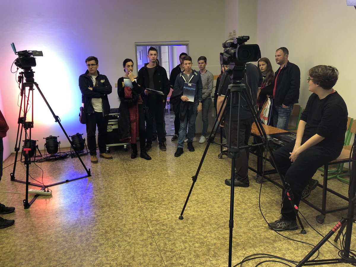 PetrHodac's tweet image. Den otevrenych dveri @CVUTFEL studio AV techniky a zpracovani signalu ek.fel.cvut.cz/cs/o-programu/… #cvut #felcvut #dodfel