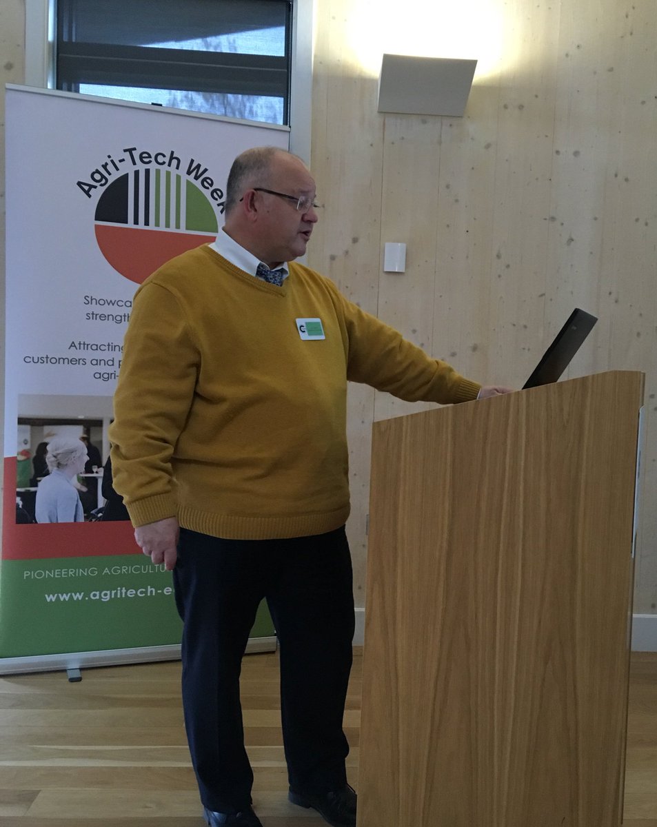 InnovationFarm1's tweet image. The @niabtag #atw2018 event is so lucky to have @CranfieldUni prof Jim Harris reminding us what damage u can do to soil if compact and destroy pores preventing crop growth #soilhealth @AgriTechEast