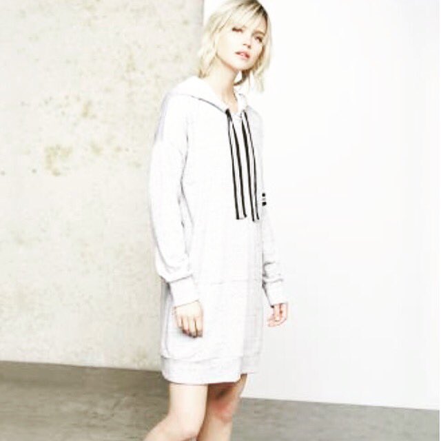 Be_A_Showoff_'s tweet photo. The benefits of casual clothing without the I just went to the gym vibe—Athleisure. For everyday, prioritize sophisticated neutrals which keep the  vibe chic. This tunic is a way to elevate the look of your workout sweatshirt, yet keeps it cute for busy weekdays and weekends. https://t.co/3Wk1mqZ9F4