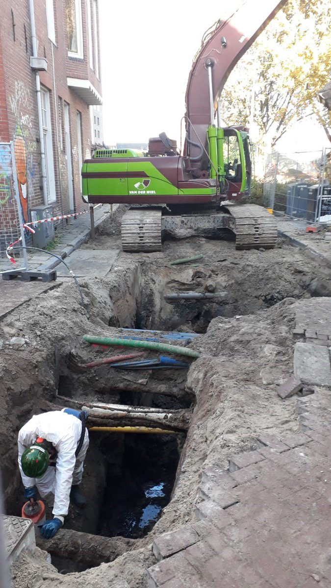 Update Ebbingekwartier Groningen! We zijn inmiddels gestart met de rioolvervanging, de laatste loodjes voor <a href="/RAAPerfgoed/">RAAP</a> Archeologie, het zeven van vuursteen is bijna afgerond.
#samendenken #samendoen #samenmakenweerwerkvan