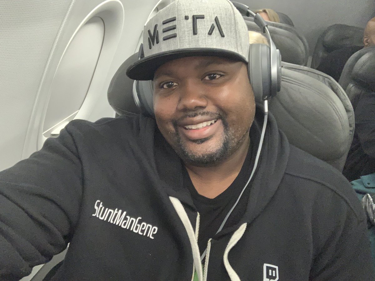StuntManGene's tweet photo. Still smiling even if I’m on a 1am flight. No excuse me while I turn up my @LucidSoundAudio #LS31’s and go to sleep. https://t.co/iipcNOrgll