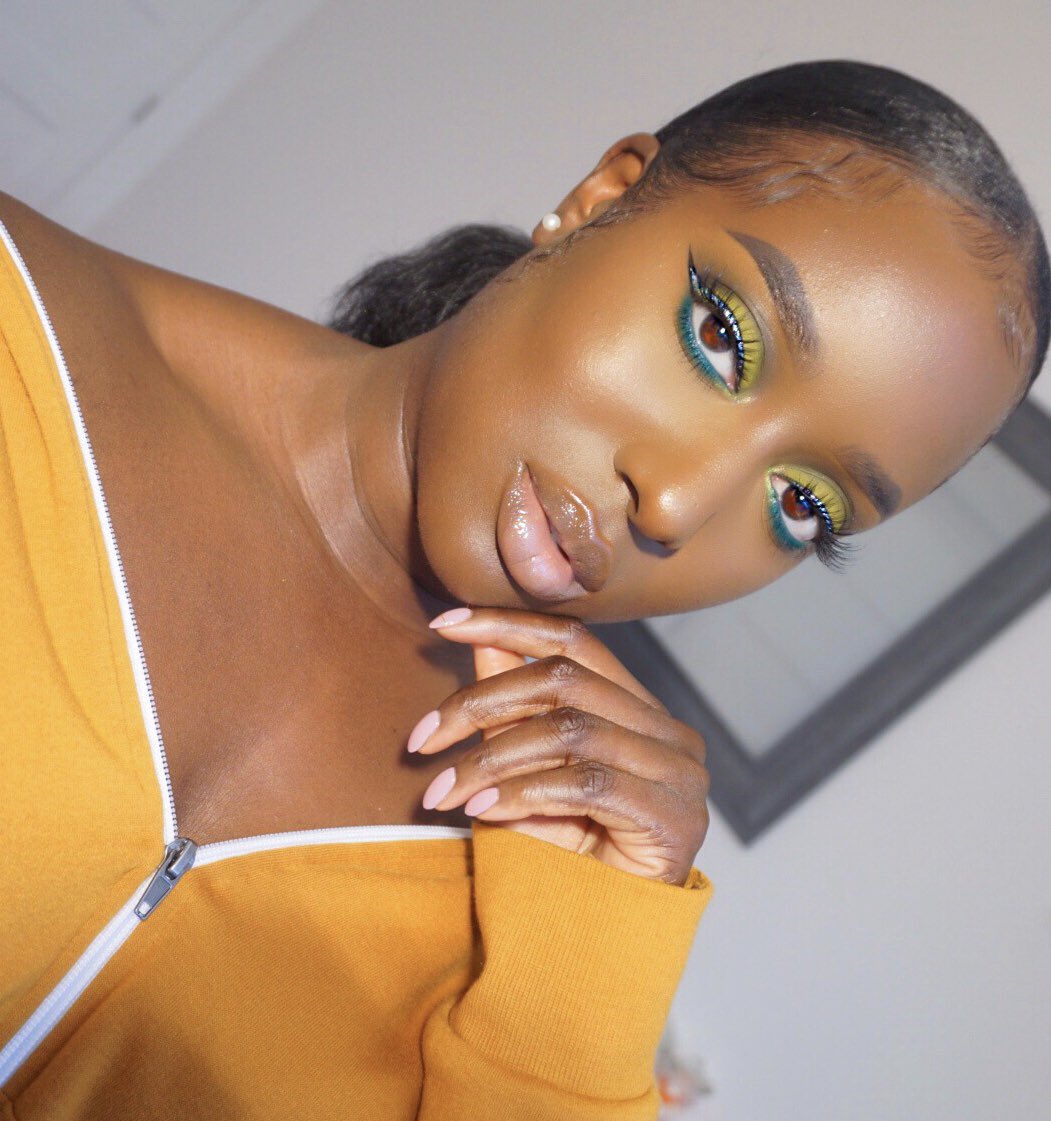 woodlyElan's tweet photo. on my eyes: eye lid #MorpheBrushes 35M palette /glitter #ABHcosmetics /bottom lid #makeupforeverca absolute emerald https://t.co/VkVGnFl9VU