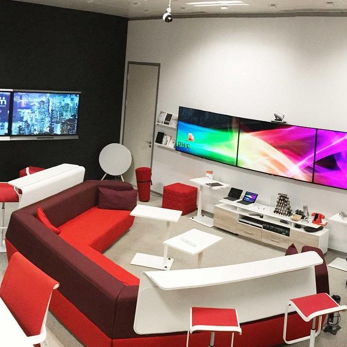PwC_France's tweet photo. Découvrez comment il est possible de révolutionner les méthodes de #travail grâce à un #environnement adéquat https://t.co/pD1JOM9ox2 #TransfoNum #TransfoDigitale #PwCInno https://t.co/mUi6P59rL4