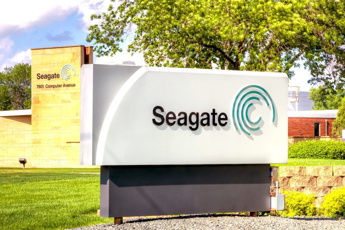 CryptovestMedia's tweet image. Seagate and @IBMBlockchain will work on a project to reduce hard drive counterfeiting by levering IBM’s blockchain platform.
buff.ly/2AWO5gb @linuxfoundation #Hyperledger #blockchain #blockchaintechnology