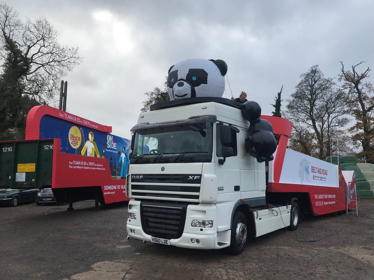 WeCreateIDEAS's tweet image. Final adjustments before we set off for #LordMayorsShow #wecreateIDEAS *does sun dance*