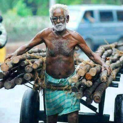 SamimRubel1's tweet image. একজন #বাবা পারে
পাঁচজন সন্তানকে পালতে👨‍👩‍👦👬

কিন্তু পাঁচজন সন্তান
পারে না,,,,,😢

একজন #বাবাকে পালতে👤😎🔫

#বাবা💓💓