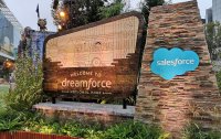Intigris's tweet photo. De aankondiging van #EinsteinVoice got our attention! We kunnen straks gewoon tegen #Salesforce praten. Het kan de informatie destilleren en dit meteen toevoegen aan de onderdelen van Salesforce die op basis hiervan aangepast moeten worden #interessant #ai https://t.co/ahoiIPeboI https://t.co/QQGPvQUBly