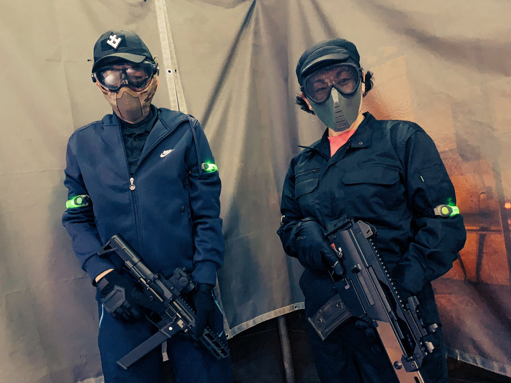 تويتر 九龍 戦闘市街区 九周年記念祭 開催中 على تويتر 本日の 初心者歓迎 フリーゲームは 現在10名様がエントリー中 初 サバゲーの女性のお客様も楽しんでいただいてまーす R 九龍戦闘市街区 サバゲー サバイバルゲーム インドア コンセプト