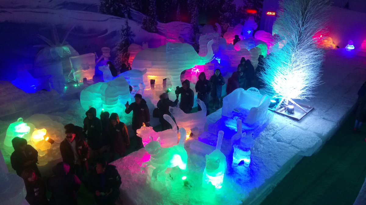 nickotubo's tweet photo. Temperature inside #SnowWorld can reach below zero. Jackets and gloves are provided at the entrance for free. @sunstaronline https://t.co/2UReNSdwSq