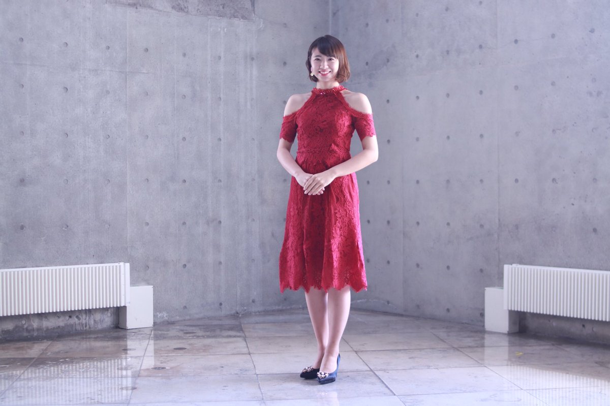 misstmu2018_no3's tweet photo. 本番の衣装では…
ライバルはデパートGracefulsmileさんのドレスを着用していました！背中と肩が見えてセクシー🥀後ろのリボンも可愛いかった！結婚式や卒業式で使えるドレスがたくさんあったので是非みなさんも！

#ライバルはデパート
#Gracefulsmile
#グレイスフルスマイル
#結婚式
#卒業イベント https://t.co/CyYyeSKsO0