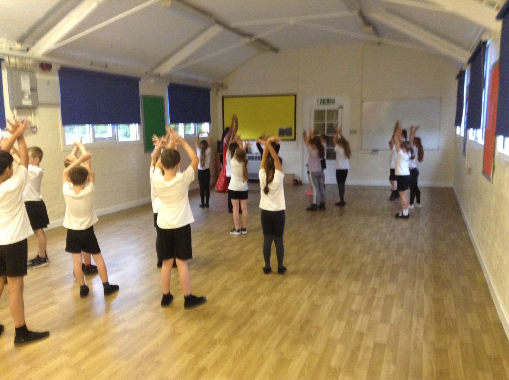 latimerprimary's tweet photo. What a brilliant Indian dancing session in 4AF this morning as part of Latimer's Diwali week! #LatimerRE #4afre #latimerpe #4afpe #indiandancing #diwali #LatimerDiwaliDay #enthusiasm https://t.co/mgwC7vwUlx