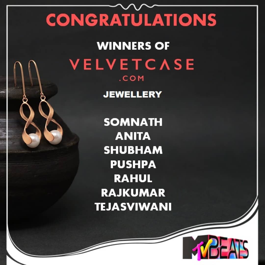 MTVBeats's tweet photo. Congratulations winners!
Aapke ghar aarahi hai stunning silver jewellery by @myVelvetcase!
#MTVBeats #MeraWalaSong #VelvetCase #DiwaliWithVelvetCase #Diwali #Diwali2018 #Jewellery https://t.co/QzUsbCGs5w