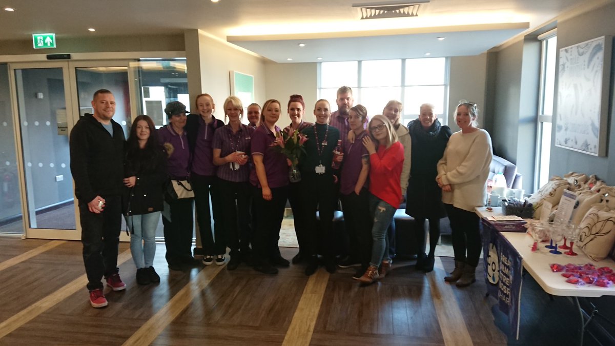 PSeafront's tweet image. Surprise Management Appreciation Day at Bridlington Seafront for our amazing OM @rubyyoung90 your hard work and care for the team does not go unnoticed! Well deserved from #bridsbarmyarmy #topmanager @hutch1979 @SDEBDD @SusanGilley7