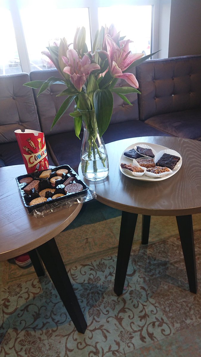 PSeafront's tweet image. Surprise Management Appreciation Day at Bridlington Seafront for our amazing OM @rubyyoung90 your hard work and care for the team does not go unnoticed! Well deserved from #bridsbarmyarmy #topmanager @hutch1979 @SDEBDD @SusanGilley7