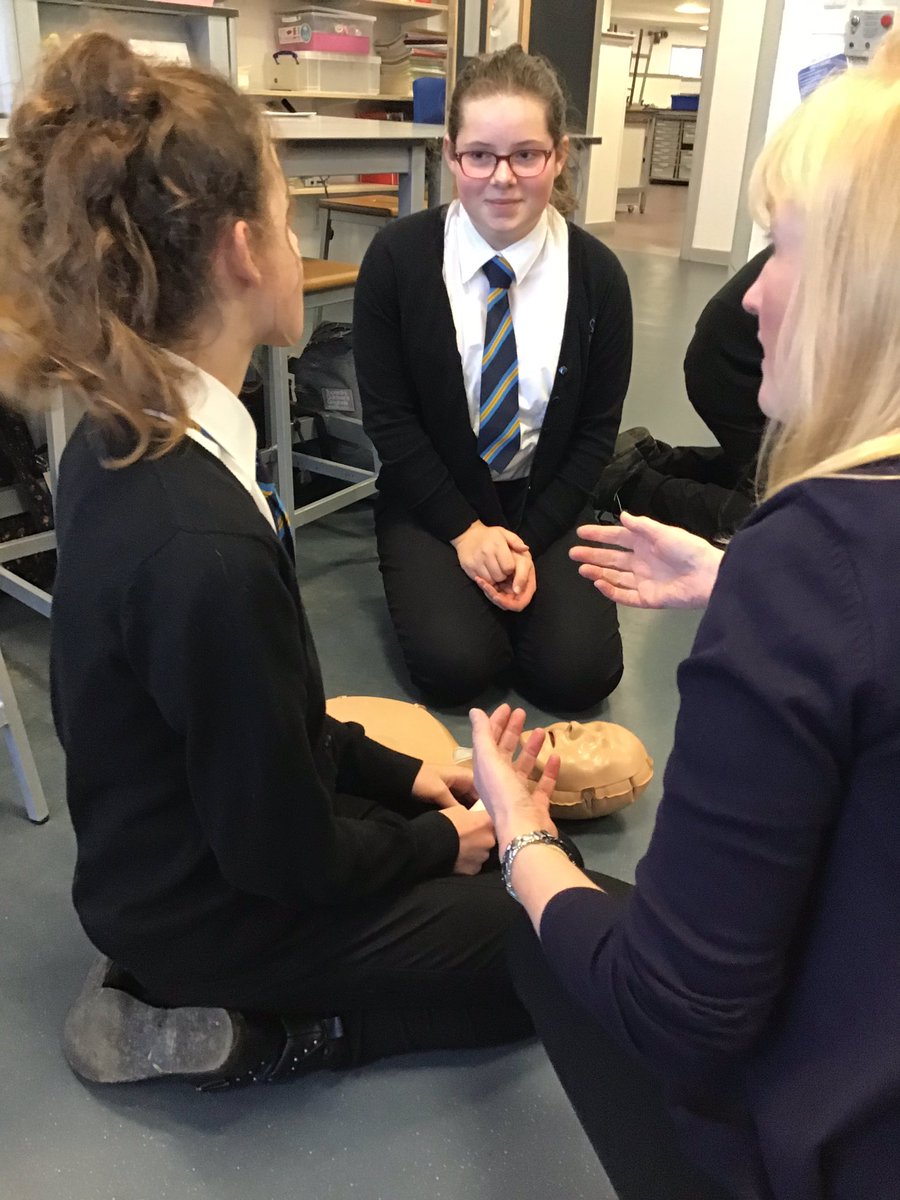 b1010gy_teacher's tweet image. 1M2 were amazing at #HeartStart training with @aberdeenuni_smd medical students. Here they are learning #DrsABC for essential practice into #HowToSaveALife. Well done! #PedagooFriday #LearningTogether @MintlawSci @BHFScotland