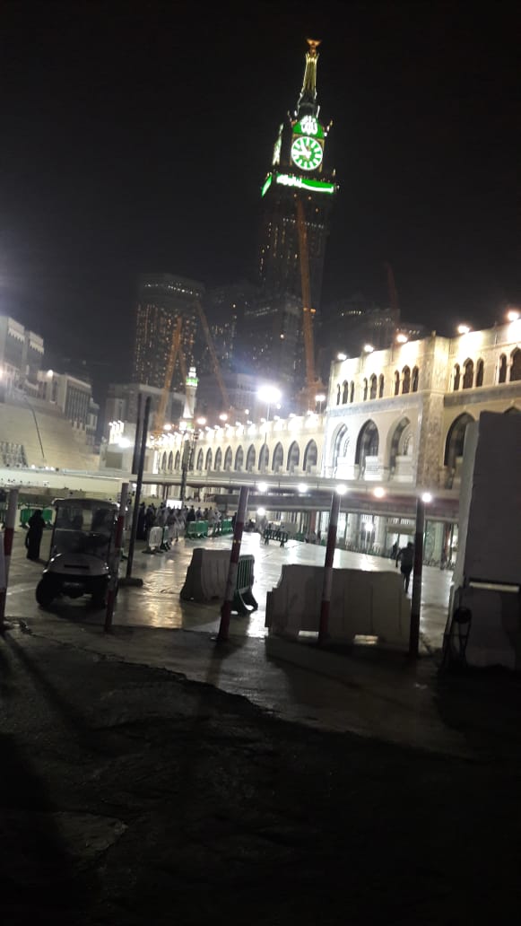 TaxiUmrah's tweet photo. MASHA ALLAH Beautiful Night View 
Jummah Mubarak https://t.co/Se00s1vksN