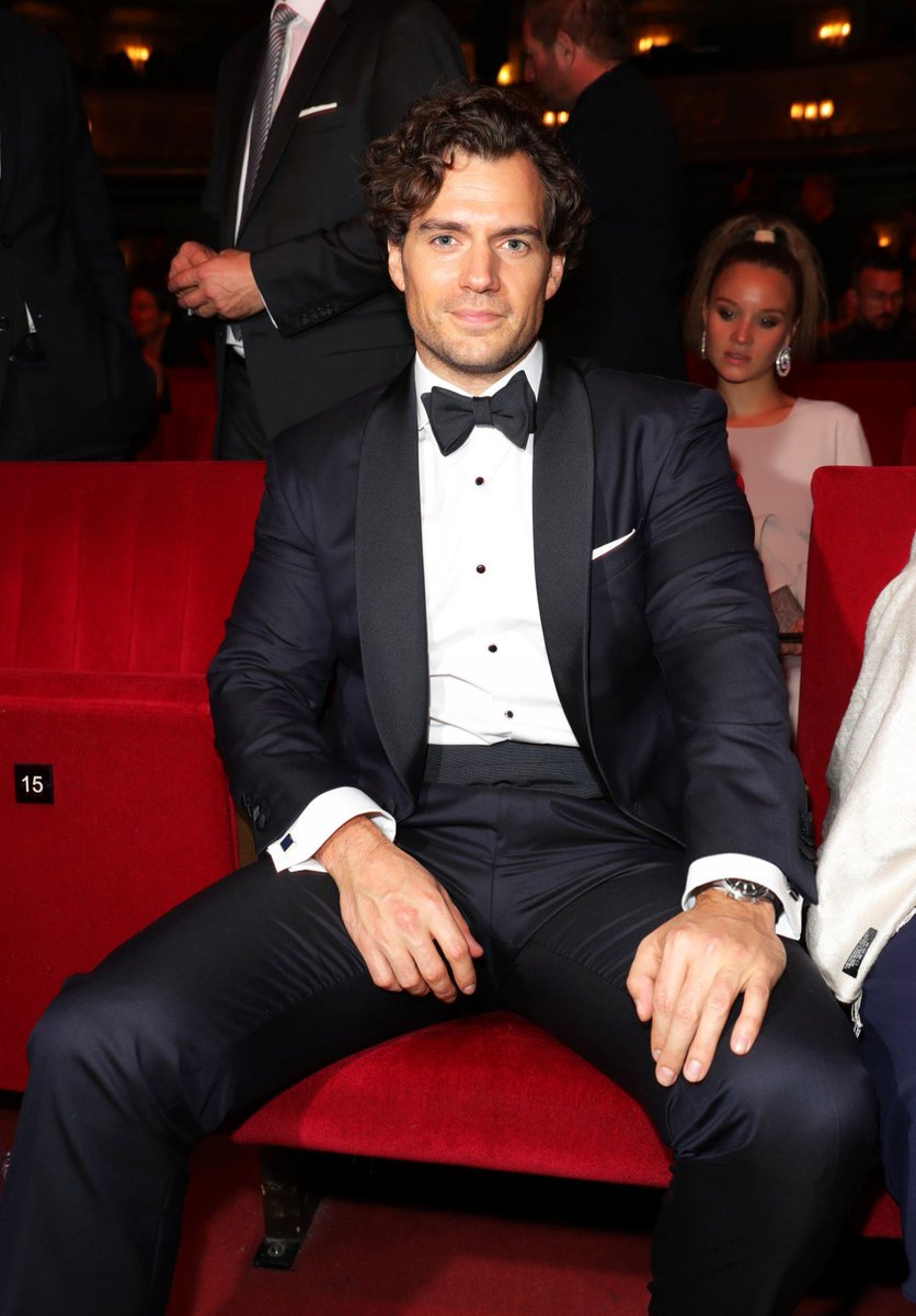 Henry Cavill Net Photos Video 18 Gq Men Of The Year Awards T Co Yyk3mkcdhi Henrycavill