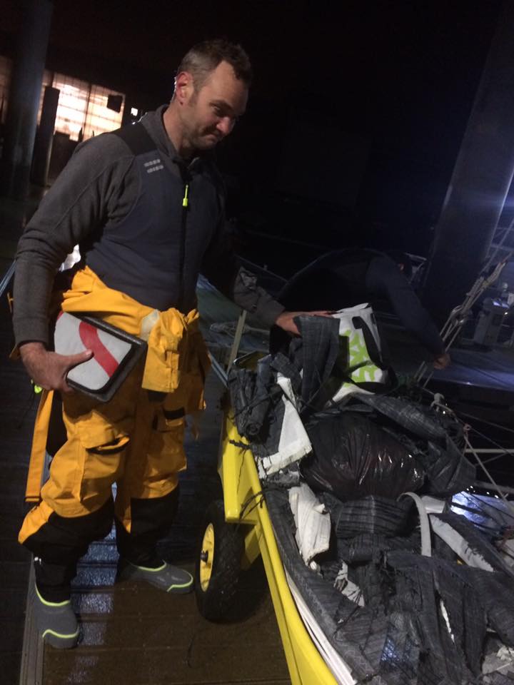 Bertrand est arrivé à Lorient hier soir vers 21h. On attend plus de nouvelles dans la journée. <a href="/routedurhum/">Route du Rhum - Destination Guadeloupe</a>