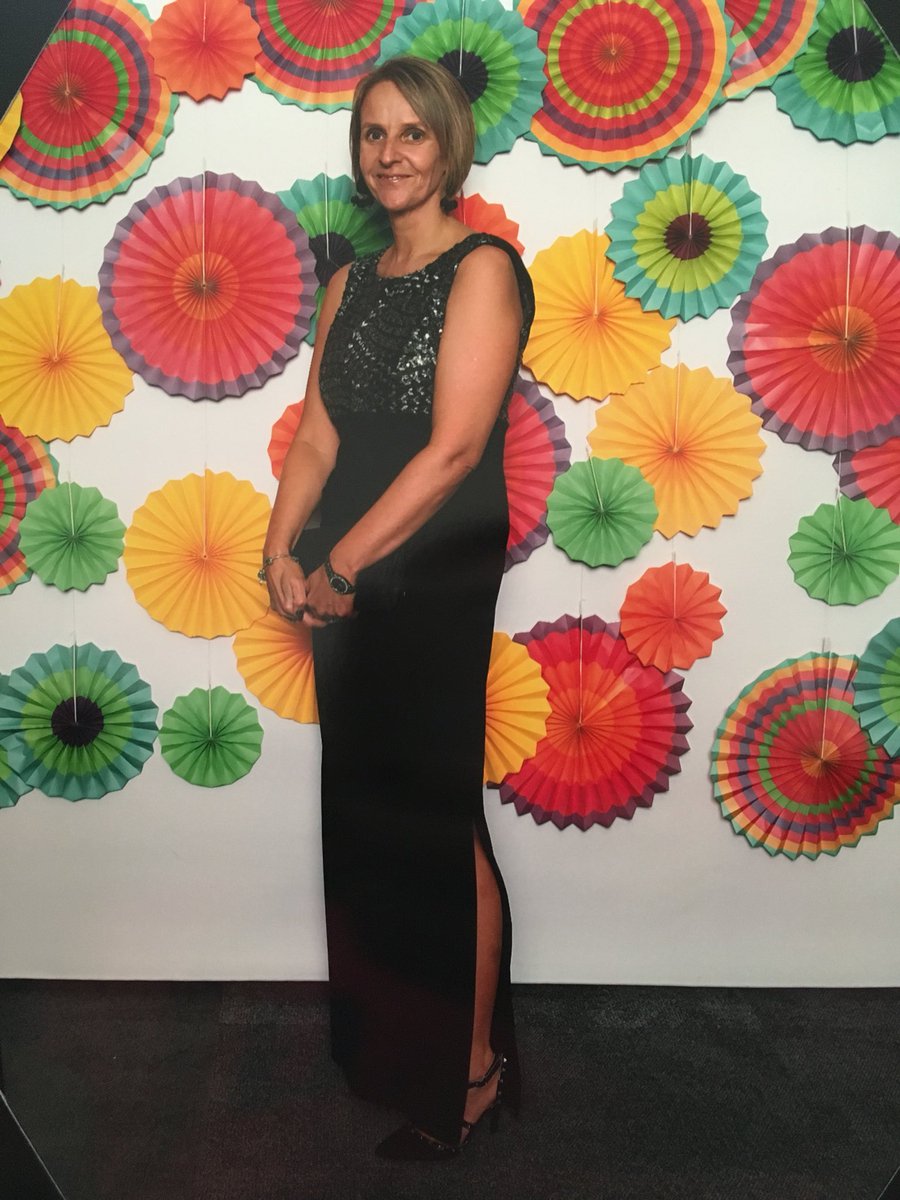 jillian74hewitt's tweet photo. Official SlimmingWorld Ball photos arrived xx https://t.co/q0vwgWmvNx