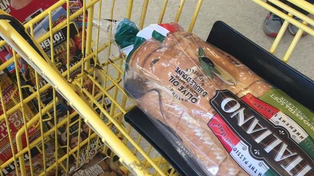 Loblaws is apologizing to #HamOnt customers of a Main Street No Frills after the wide online circulation of photo of a mouse in a bag of bread at the store
thespec.com/news-story/902…