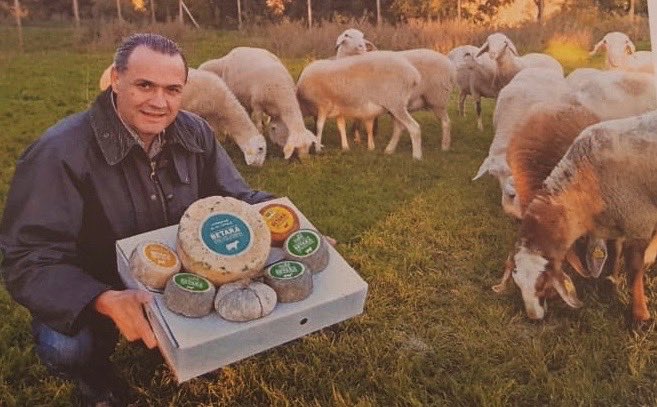 "Formatges de Champions"

Ja podeu disfrutar del reportatge que ens ha fet el diari <a href="/el9nou/">El 9 Nou</a> per els resultats obtinguts al Campionat World Cheese Awards.
Bon cap de setmana a tots✨