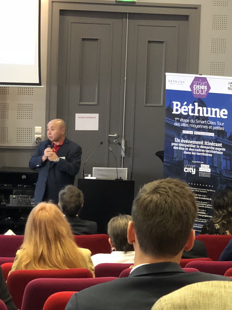 Sandra_Moreels's tweet photo. @fnccr au #SCTourBethune : « Il y a un enjeu sur la numérisation des réseaux publics » « c’est un point clé du dimensionnement de la #SmartCity » 👍🏻🏬 #SmartCitiesTour @Bdt_HtsDeFrance @BanqueDesTerr #numerique https://t.co/2jiNb8MhIj
