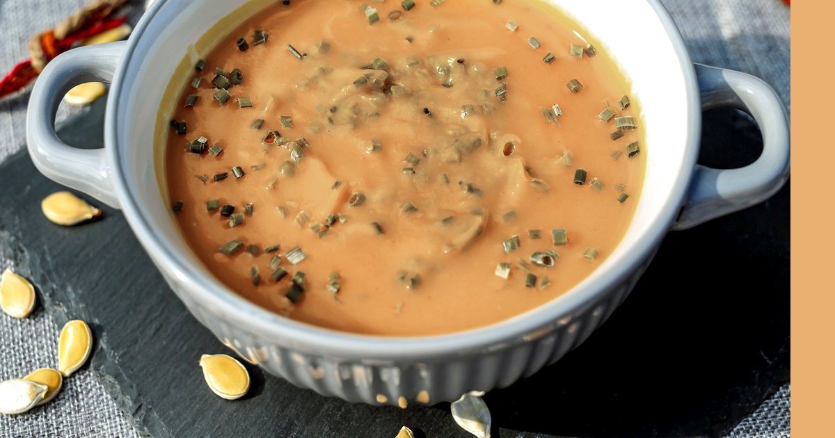 FlyingColPaint's tweet image. There's nothing quite like a bowl of hot soup on a cool Fall day. #Fall #FridayFeels #narcityottawa